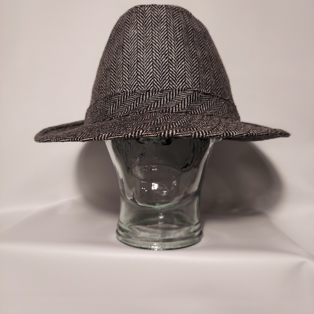 Dockers Black and White Fedora Hat